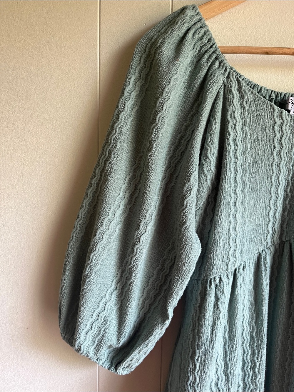 Polygram Sage Green Tiered Maxi Stretch Dress with Puff Sleeves Sz Med - Picture 2 of 9